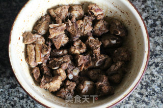 糖醋排骨的做法步骤：2