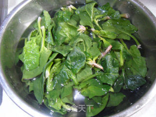葱花菠菜面的做法步骤：2
