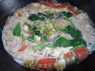 葱花菠菜面的做法步骤：12