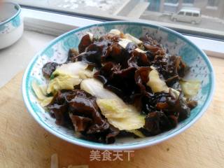 黑木耳炒白菜片的做法步骤：7