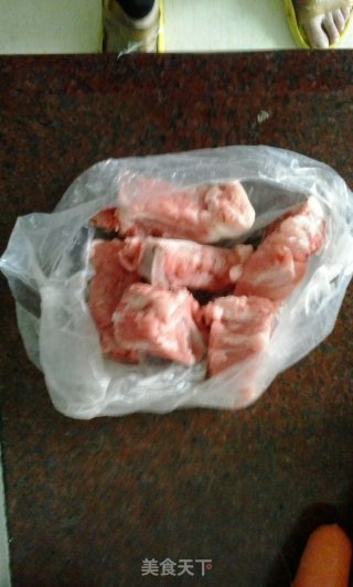 青橄榄红萝卜骨头汤的做法步骤：3