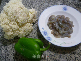 灯椒虾仁炒花菜的做法步骤：1