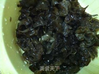 木耳肉片炒芦笋的做法步骤：2