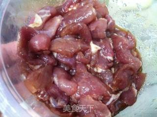 木耳肉片炒芦笋的做法步骤：3