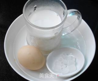 牛奶芙蓉蛋羹的做法步骤：1