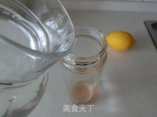 蜂蜜柠檬水的做法步骤：3