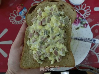 三明治的做法步骤：3