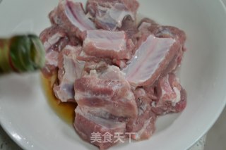 橙汁排骨的做法步骤：1