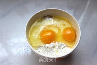 快手早餐做起来——葱花蛋饼的做法步骤：3