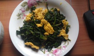 菠菜炒蛋的做法步骤：3