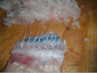 年夜饭鱼糕——年年有余，步步高升的做法步骤：2