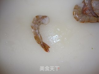 凤尾虾排的做法步骤：1