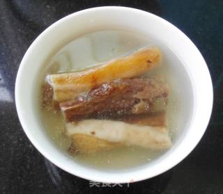 蒜苗炒腊肉的做法步骤：1