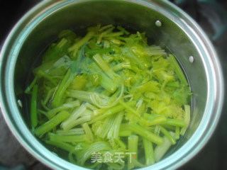 香拌藕片的做法步骤：5