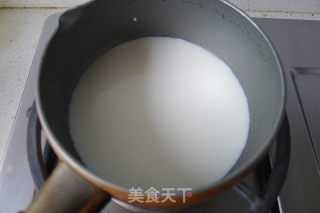 蛋奶沙司酱泡芙的做法步骤：3