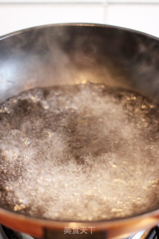 番茄酱炒年糕的做法步骤：4
