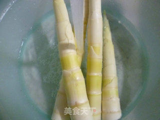 雪菜煮雷笋的做法步骤：2