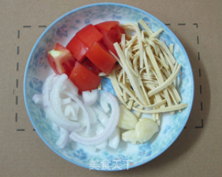番茄蘑菇浓汤的做法步骤：2