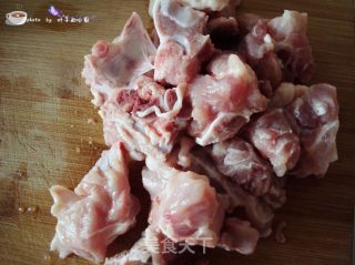 萝卜煨排骨汤的做法步骤：2