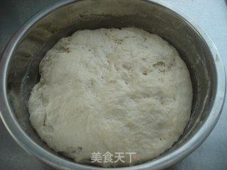 五香花卷的做法步骤：1