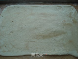五香花卷的做法步骤：2