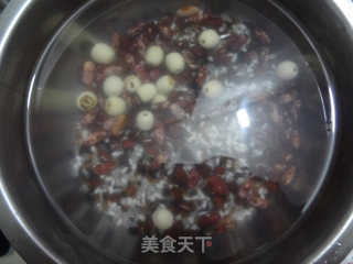 奶香红枣杂粮粥的做法步骤：2