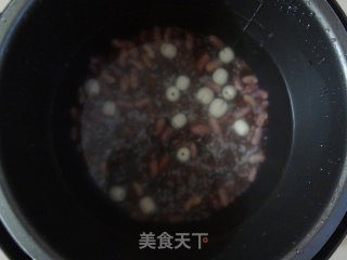 奶香红枣杂粮粥的做法步骤：4