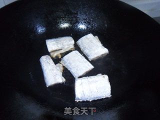 糖醋带鱼的做法步骤：5
