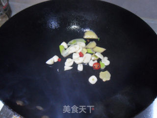 糖醋带鱼的做法步骤：8