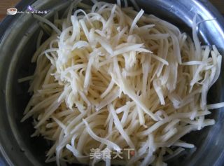 香炸土豆丝的做法步骤：2