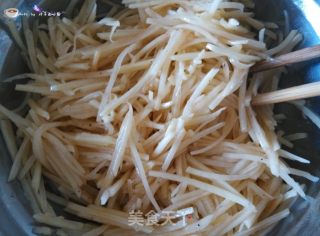 香炸土豆丝的做法步骤：5