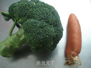 凉拌西兰花的做法步骤：1