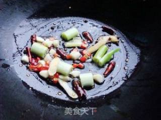 黄豆芽烩猪皮的做法步骤：3