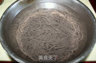 凉拌蕨根粉的做法步骤：5
