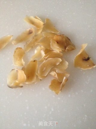 养颜修身玫耳汤的做法步骤：2