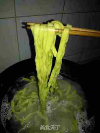 自制菠菜面的做法步骤：9
