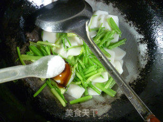 芹菜炒年糕的做法步骤：7