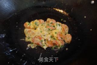 北极虾煎蒜苗蛋的做法步骤：7