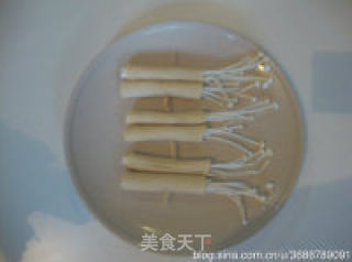 豆皮卷金针菇的做法步骤：5