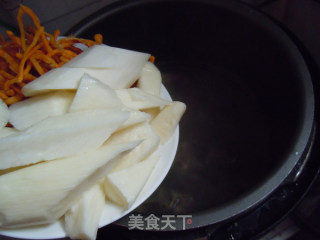 【虫草花排骨淮山汤】---年夜第六道菜‘寿山福海’的做法步骤：5