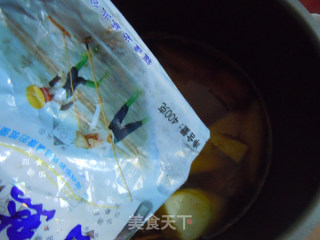 【虫草花排骨淮山汤】---年夜第六道菜‘寿山福海’的做法步骤：7