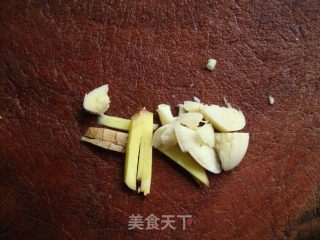 炒绿豆芽的做法步骤：2
