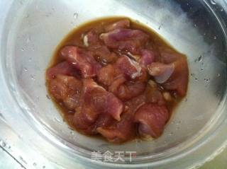 香菇毛豆肉片焖老豆腐的做法步骤：1