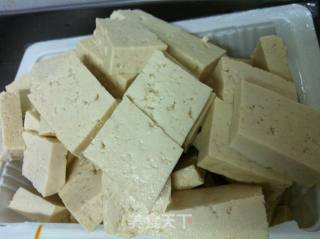 香菇毛豆肉片焖老豆腐的做法步骤：2