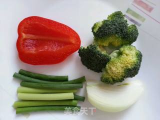 鸡蛋蔬菜炒饭的做法步骤：1