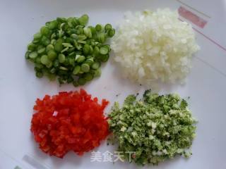 鸡蛋蔬菜炒饭的做法步骤：2