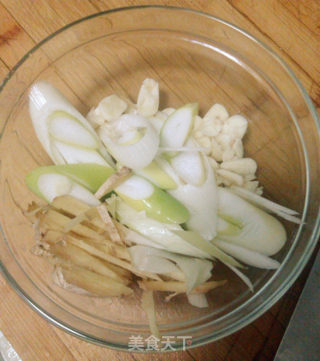 脆皮烤鸭的做法步骤：1
