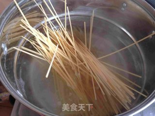 意大利面的做法步骤：1