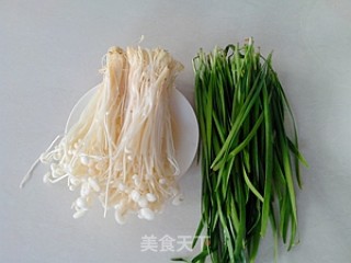 韭菜炒金针菇的做法步骤：1
