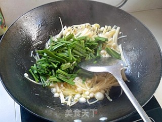 韭菜炒金针菇的做法步骤：6